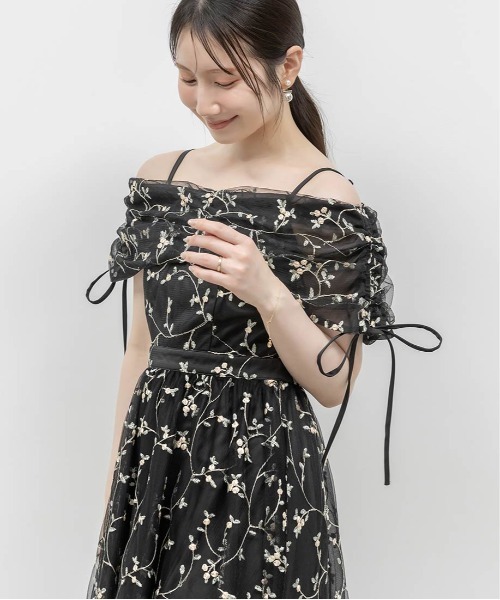 Flower Collection】フラワー刺繍オフショルキャミワンピース