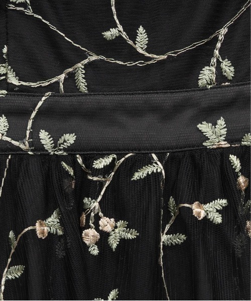 Flower Collection】フラワー刺繍オフショルキャミワンピース