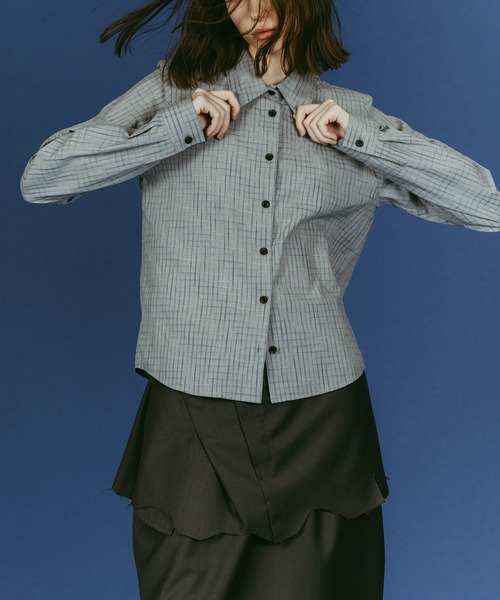 Knuth Marf(クヌースマーフ)の「【Knuth Marf】クヌースマーフ 2WAY layered compact shirt(シャツ/ブラウス・レディース・チャコールグレー/ネイビー・FREE)」の4枚目の写真