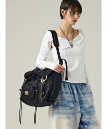 Salad bowls（サラダボール）の「SYMBOL 2WAY CROSS BAG [BLACK]（メッセンジャーバッグ）」