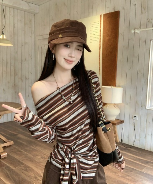 Ritzy(リッツィー)の「オフショルダー ストライプトップス(Tシャツ/カットソー・レディース・ブラック/ブラウン・M)」の16枚目の写真