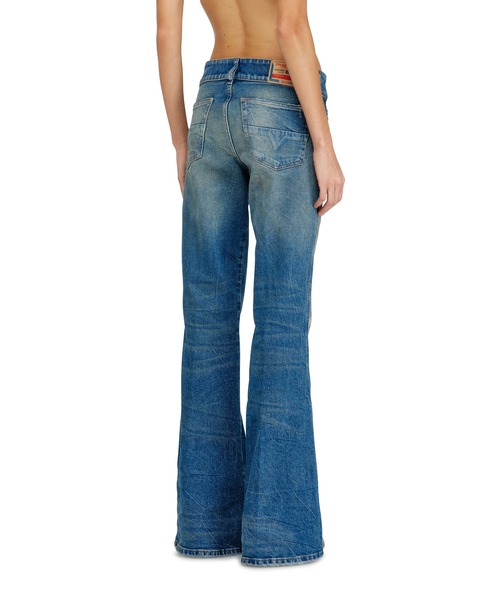 DIESEL(ディーゼル)の「ウィメンズ デニムパンツ D-HUSH L.28(デニムパンツ・レディース・インディゴブルー・24inch/25inch/26inch/23inch/27inch/28inch/29inch)」の3枚目の写真