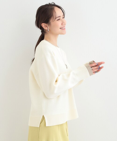 SHOO・LA・RUE(シューラルー)の「配色が上品 スウェットライクニット(ニット/セーター・レディース・アイボリー/グレー/ベビーピンク/ネイビー・01/04/03/02)」の13枚目の写真