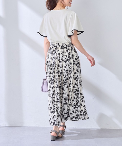alotta(アロッタ)の「さらっと×ひんやり!配色デザインフレア袖トップス(Tシャツ/カットソー・レディース・ホワイト/コーラルピンク/ネイビー/イエロー・M/L/LL)」の11枚目の写真
