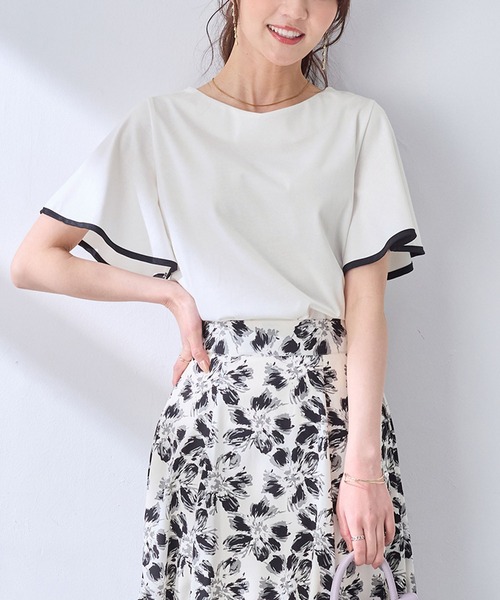 alotta(アロッタ)の「さらっと×ひんやり!配色デザインフレア袖トップス(Tシャツ/カットソー・レディース・ホワイト/コーラルピンク/ネイビー/イエロー・M/L/LL)」の9枚目の写真