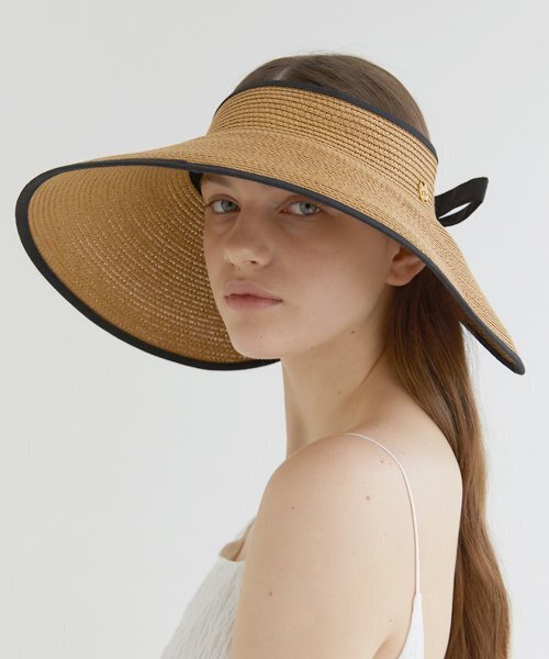 HALDEN(ハルデン)の「wide ribbon logo pendant raffia sun visor (C010_beige)(サンバイザー・レディース・その他・FREE)」の1枚目の写真