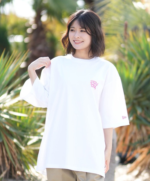 NEW ERA(ニューエラ)の「NEW ERA/ニューエラ レディース Tシャツ オーバーサイズ SS OS CT TEE ART DRIP(Tシャツ/カットソー・レディース・ブラック/ホワイト・M/L)」の5枚目の写真