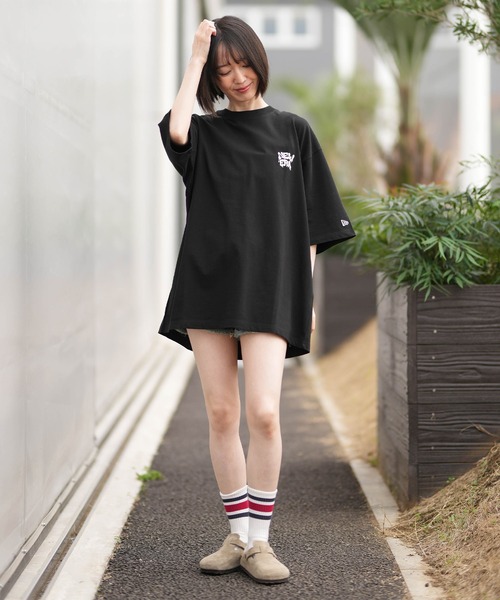 NEW ERA(ニューエラ)の「NEW ERA/ニューエラ レディース Tシャツ オーバーサイズ SS OS CT TEE ART DRIP(Tシャツ/カットソー・レディース・ブラック/ホワイト・M/L)」の13枚目の写真