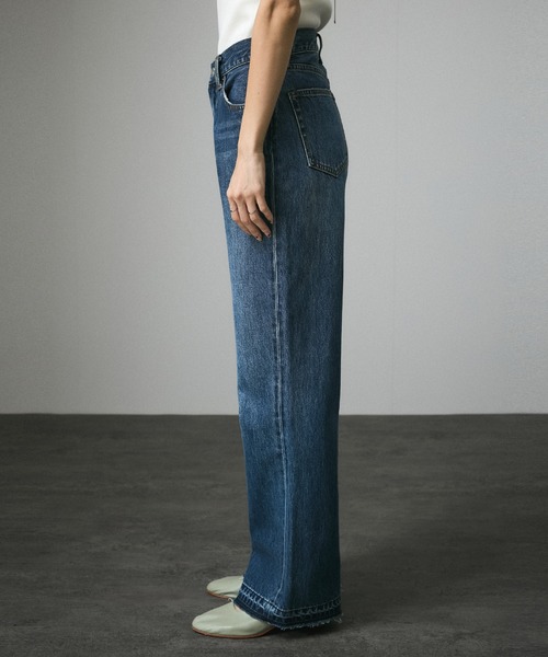 SALON adam et rope'（サロン アダム エ ロペ）の「COTTON USAセミフレアデニム 4（デニムパンツ・レディース・ブルー系その他6/サックスブルー・X-SMALL/S/M）」の9枚目の写真