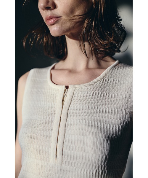 RIM.ARK（リムアーク）の「【PRE ORDER】Round neck hook tank ラウンドネック フック タンク（タンクトップ・レディース・ライトカーキ/アイボリー/ブラック/グレー・FREE）」の12枚目の写真