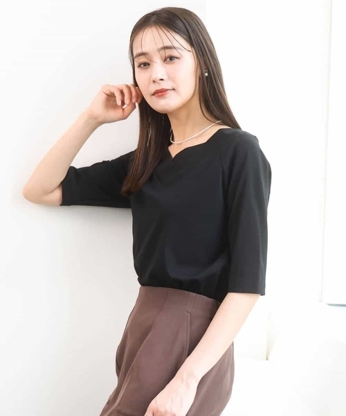 MK MICHEL KLEIN（エムケーミッシェルクラン）の「2wayネックデザインポンチカットソー/接触冷感/UVカット/洗える（Tシャツ/カットソー・レディース・ベージュ/ブラック・38）」の22枚目の写真