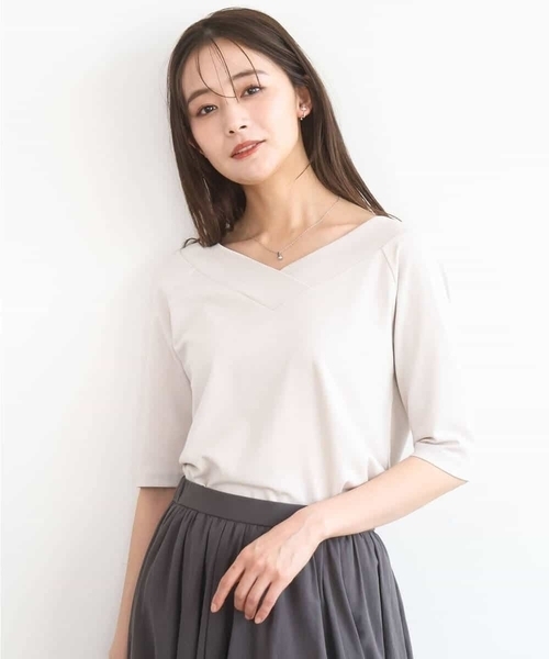 MK MICHEL KLEIN（エムケーミッシェルクラン）の「2wayネックデザインポンチカットソー/接触冷感/UVカット/洗える（Tシャツ/カットソー・レディース・ベージュ/ブラック・38）」の18枚目の写真