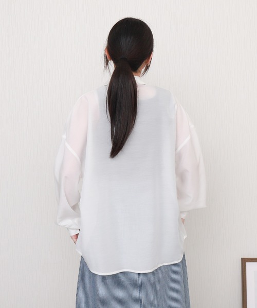 libelle more(リベル モア)の「タンクセットオーバーサイズ長袖シアーシャツ(シャツ/ブラウス・レディース・オフホワイト/サックスブルー/スモークピンク/ネイビー/ベージュ・M/L)」の21枚目の写真