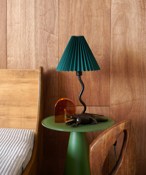 journal standard Furniture (ジャーナルスタンダードファニチャー)の「WAVY TABLE LAMP COLOR ウェービー テーブル ランプ(照明・レディース・グリーン・FREE)」の1枚目の写真