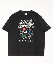 adidas（アディダス）の「アディダス adidas FIFA WC ロード・トゥ・NY NJ グラフィック Tシャツ（Tシャツ/カットソー）」