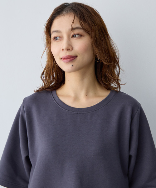 anyfee(エニフィー)の「【anyfee/大きいサイズ】着てサラなめらかポンチ素材ペプラムトップス《接触冷感・吸水速乾・機能性》(Tシャツ/カットソー・レディース・モカ/チャコール/ブラック/オフホワイト・5L/LL/4L/3L)」の7枚目の写真