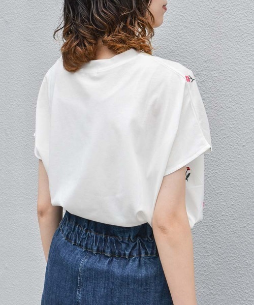 Bleu Bleuet(ブルーブルーエ)の「プチフラワー刺繍Tシャツ(Tシャツ/カットソー・レディース・チャコール/ホワイト・FREE)」の11枚目の写真