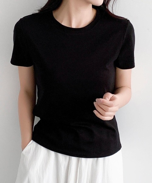 LOWO(ロワ)の「【シルクタッチ / 伸縮性】吸湿性に優れたリヨセル素材。ベーシックTシャツ(M・L)(Tシャツ/カットソー・レディース・イエロー/ピンク/グレー/ホワイト/ブラック/ブラウン/ブルー・L/M)」の2枚目の写真