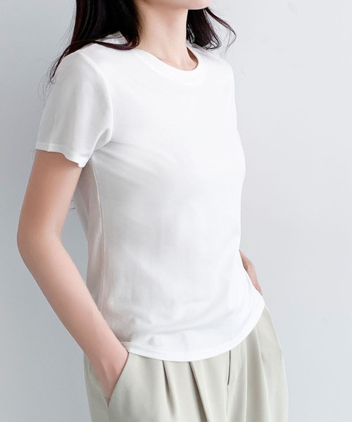 LOWO(ロワ)の「【シルクタッチ / 伸縮性】吸湿性に優れたリヨセル素材。ベーシックTシャツ(M・L)(Tシャツ/カットソー・レディース・イエロー/ピンク/グレー/ホワイト/ブラック/ブラウン/ブルー・L/M)」の11枚目の写真
