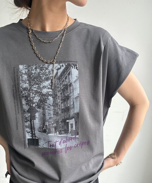 DouDou（ドゥドゥ）の「【WEB限定】バックジップフォトロゴTEE（Tシャツ/カットソー・レディース・ダークグレー/グレー/オフホワイト・FREE）」の8枚目の写真