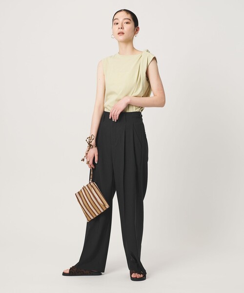 BEAUTY&YOUTH UNITED ARROWS(ビューティーアンドユースユナイテッドアローズ)の「ポリエステルポプリン 2タック タブ ワイドパンツ 吸水速乾 接触冷感 ウォッシャブル(その他パンツ・レディース・ブラック/モカ/グレー系・XS/S/M)」の6枚目の写真