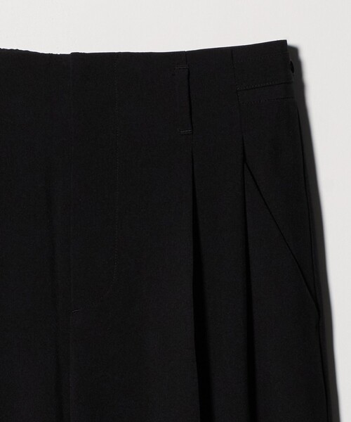 BEAUTY&YOUTH UNITED ARROWS(ビューティーアンドユースユナイテッドアローズ)の「ポリエステルポプリン 2タック タブ ワイドパンツ 吸水速乾 接触冷感 ウォッシャブル(その他パンツ・レディース・ブラック/モカ/グレー系・XS/S/M)」の18枚目の写真