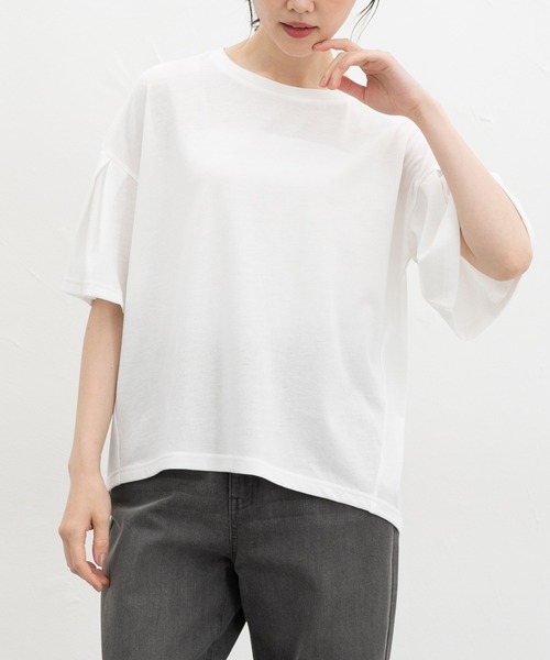 Honeys(ハニーズ)の「【ハニさら・接触冷感・吸水速乾・UVカット・遮熱】タックフレア袖ゆるT(Tシャツ/カットソー・レディース・ブルー/モカ/レッド系1/オフホワイト/ベージュ/ブラック・L/LL/M/S)」の1枚目の写真
