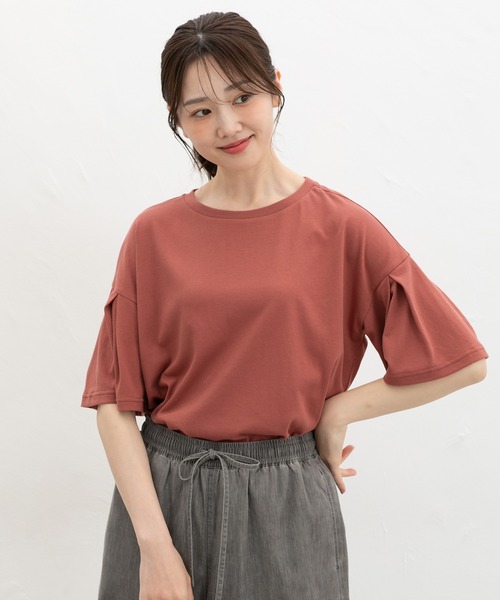 Honeys(ハニーズ)の「【ハニさら・接触冷感・吸水速乾・UVカット・遮熱】タックフレア袖ゆるT(Tシャツ/カットソー・レディース・ブルー/モカ/レッド系1/オフホワイト/ベージュ/ブラック・L/LL/M/S)」の19枚目の写真