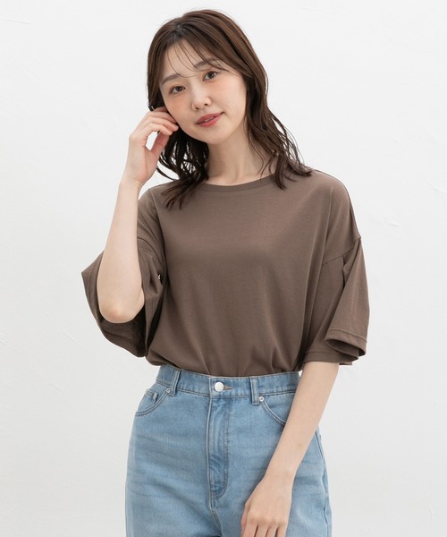 Honeys(ハニーズ)の「【ハニさら・接触冷感・吸水速乾・UVカット・遮熱】タックフレア袖ゆるT(Tシャツ/カットソー・レディース・ブルー/モカ/レッド系1/オフホワイト/ベージュ/ブラック・L/LL/M/S)」の21枚目の写真