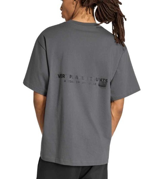 adidas(アディダス)の「adidas アディダス バービージ スクリプト オーバーサイズ グラフィック Tシャツ(Tシャツ/カットソー・メンズ・ダークグレー/オフホワイト・S/M/L/LL/3L)」の7枚目の写真