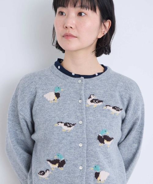 l'atelier du savon(アトリエドサボン)の「川辺をおよぐカモのジャカードカーディガン(カーディガン/ボレロ・レディース・イエロー/グレー/ブルー・FREE)」の9枚目の写真