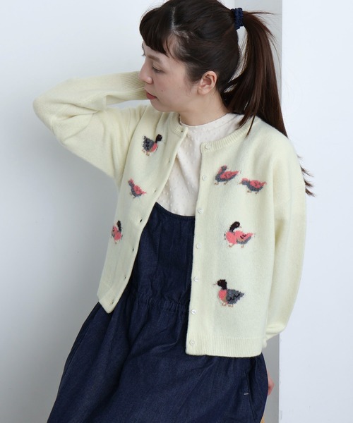 l'atelier du savon(アトリエドサボン)の「川辺をおよぐカモのジャカードカーディガン(カーディガン/ボレロ・レディース・イエロー/グレー/ブルー・FREE)」の20枚目の写真