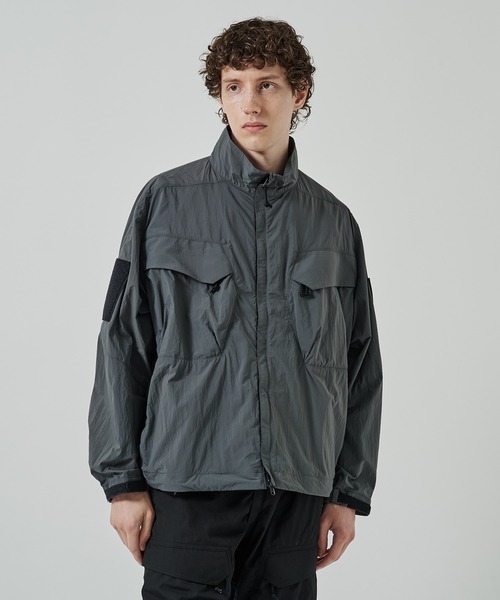 N.HOOLYWOOD(N.ハリウッド)の「【N.HOOLYWOOD】9251-BL04-003 STAND COLLAR BLOUSON(ブルゾン・メンズ・ブラック/ダークグレー・40/38/36)」の2枚目の写真