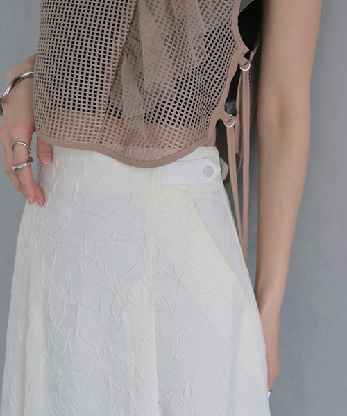 &g'aime（アンジェム）の「【&ｇ'aime 】シワ加工フレアスカート　Crinkle Flared Skirt（スカート・レディース・アイボリー/ブラック・FREE）」の8枚目の写真