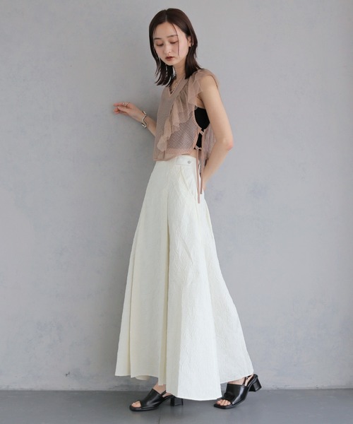 &g'aime（アンジェム）の「【&ｇ'aime 】シワ加工フレアスカート　Crinkle Flared Skirt（スカート・レディース・アイボリー/ブラック・FREE）」の11枚目の写真
