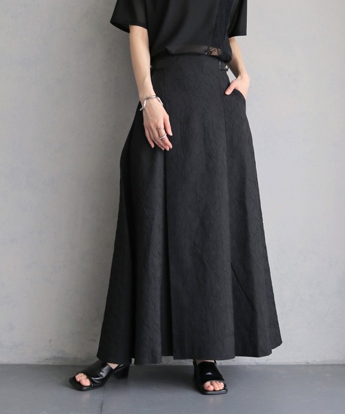 &g'aime（アンジェム）の「【&ｇ'aime 】シワ加工フレアスカート　Crinkle Flared Skirt（スカート・レディース・アイボリー/ブラック・FREE）」の15枚目の写真