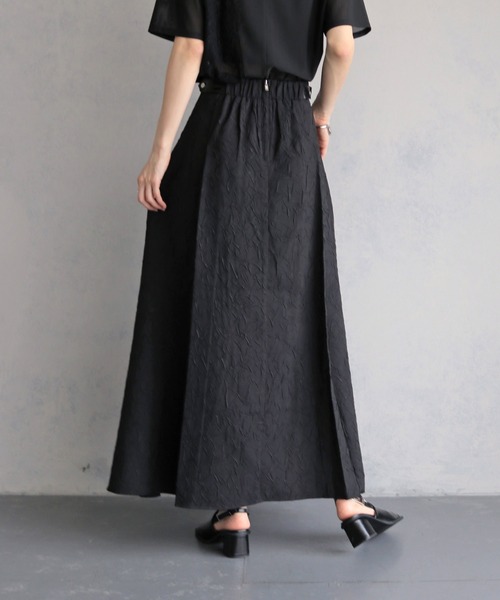 &g'aime（アンジェム）の「【&ｇ'aime 】シワ加工フレアスカート　Crinkle Flared Skirt（スカート・レディース・アイボリー/ブラック・FREE）」の18枚目の写真