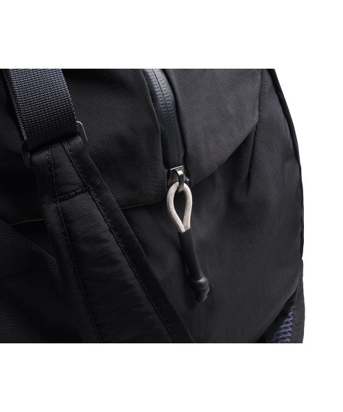 Bellroy(ベルロイ)の「Bellroy-ボストンバッグ Lite Duffel 40L(ボストンバッグ・メンズ・ブラック・ONESIZE)」の5枚目の写真