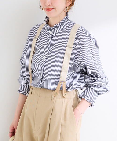 B.C STOCK(ベーセーストック)の「《追加8》【WEB限定】手洗い可 / スタンドフリルブラウス(シャツ/ブラウス・レディース・ネイビー/ブラック系その他・FREE)」の1枚目の写真