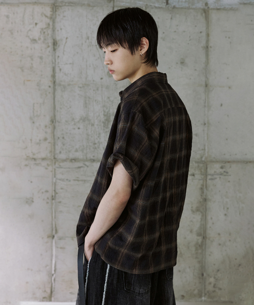 P.IN.O(ピインオ)の「ヴィンテージクリースチェックシャツ - ブラック(シャツ/ブラウス・メンズ・その他・MEDIUM/LARGE)」の2枚目の写真