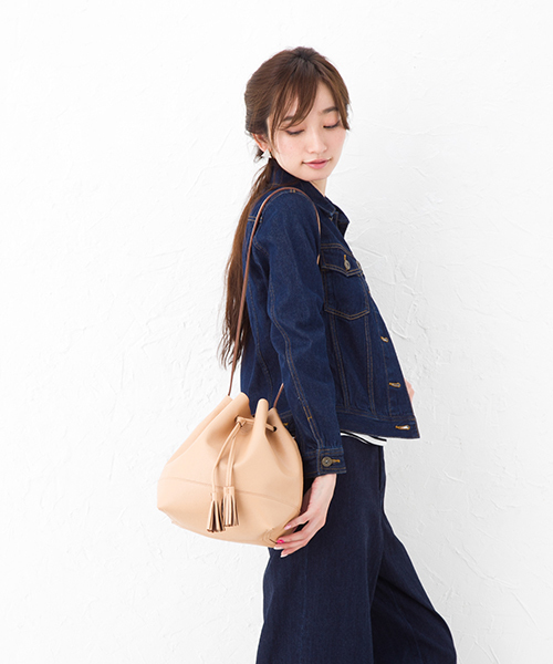 HITCH HIKE MARKET（ヒッチハイクマーケット）の「インサイドカラーミディドロスト（ショルダーバッグ・レディース・ブラック/ホワイト/ピンク/グレー/ベージュ/ピンク系その他・ONESIZE）」の4枚目の写真