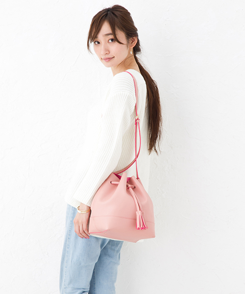 HITCH HIKE MARKET（ヒッチハイクマーケット）の「インサイドカラーミディドロスト（ショルダーバッグ・レディース・ブラック/ホワイト/ピンク/グレー/ベージュ/ピンク系その他・ONESIZE）」の5枚目の写真