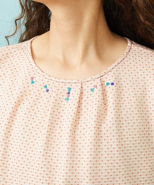 Jocomomola(ホコモモラ)の「Salpicar ドットジャカード幾何刺繍カットソー(Tシャツ/カットソー・レディース・アイボリー/ネイビー・40)」の11枚目の写真