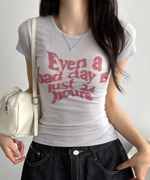 Emilie(エミリー)の「フロントロゴ 半袖Tシャツ(Tシャツ/カットソー・レディース・グレー/カーキ/ブラック・FREE)」の2枚目の写真
