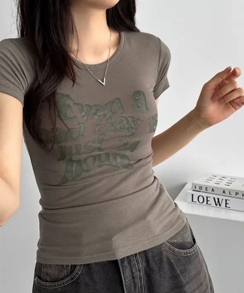 Emilie(エミリー)の「フロントロゴ 半袖Tシャツ(Tシャツ/カットソー・レディース・グレー/カーキ/ブラック・FREE)」の3枚目の写真