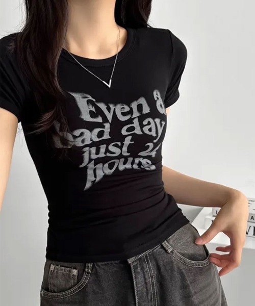 Emilie(エミリー)の「フロントロゴ 半袖Tシャツ(Tシャツ/カットソー・レディース・グレー/カーキ/ブラック・FREE)」の1枚目の写真