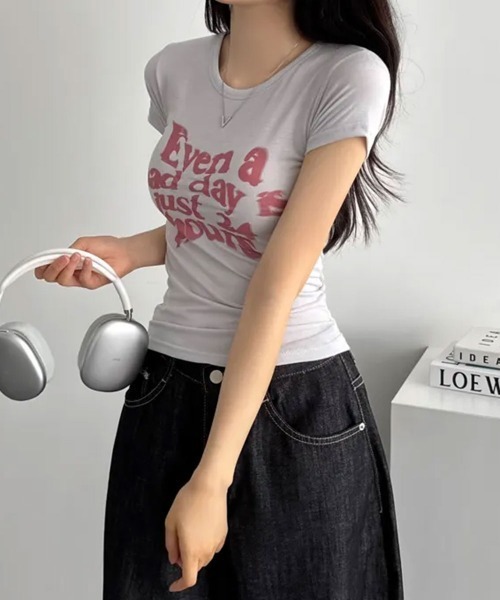 Emilie(エミリー)の「フロントロゴ 半袖Tシャツ(Tシャツ/カットソー・レディース・グレー/カーキ/ブラック・FREE)」の6枚目の写真