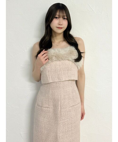 dazzlin(ダズリン)の「ファーライクレイヤードキャミワンピース(ワンピース・レディース・モカ/ピンク/アイボリー・MEDIUM/SMALL)」の3枚目の写真