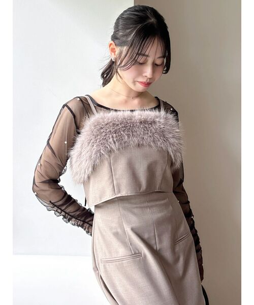 dazzlin(ダズリン)の「ファーライクレイヤードキャミワンピース(ワンピース・レディース・モカ/ピンク/アイボリー・MEDIUM/SMALL)」の2枚目の写真