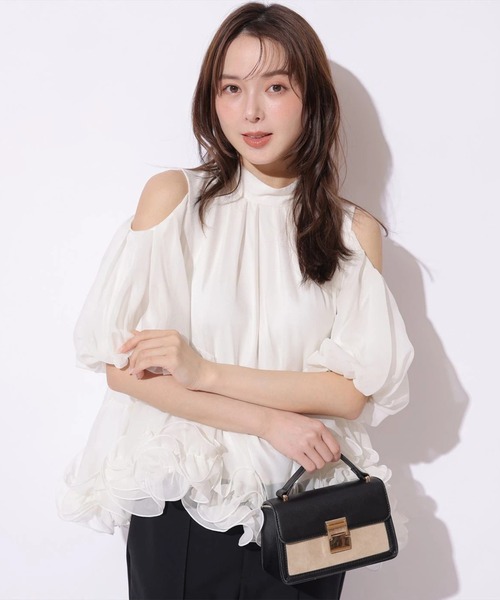 Mystrada(マイストラーダ)の「裾フリルブラウス(シャツ/ブラウス・レディース・ピンク/オフホワイト/ブラウン・38/36)」の7枚目の写真